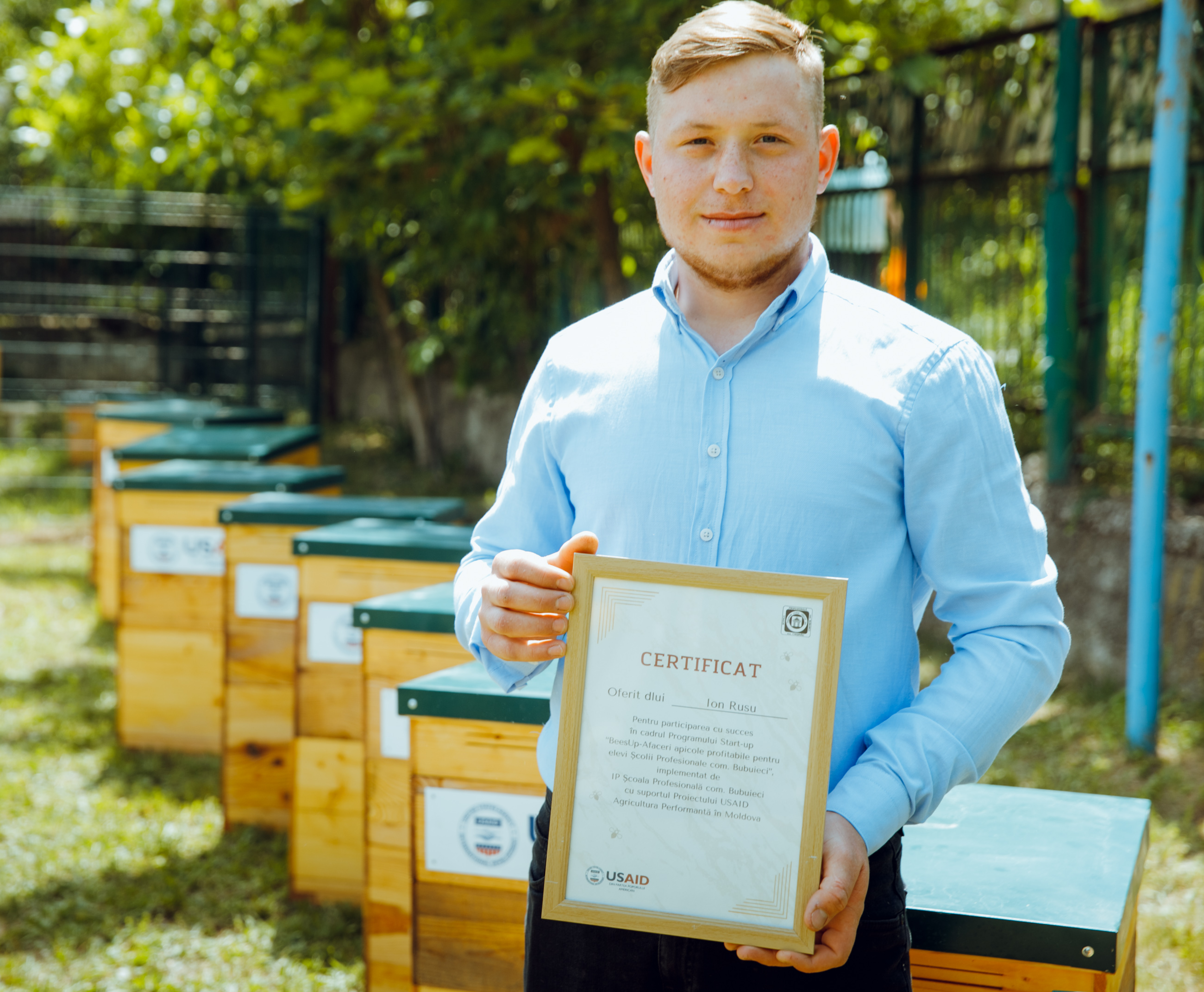 ION RUSU: „Peste 5 ani, vreau să ajung la un număr de 100 de familii de albine”. Aflați povestea apicultor